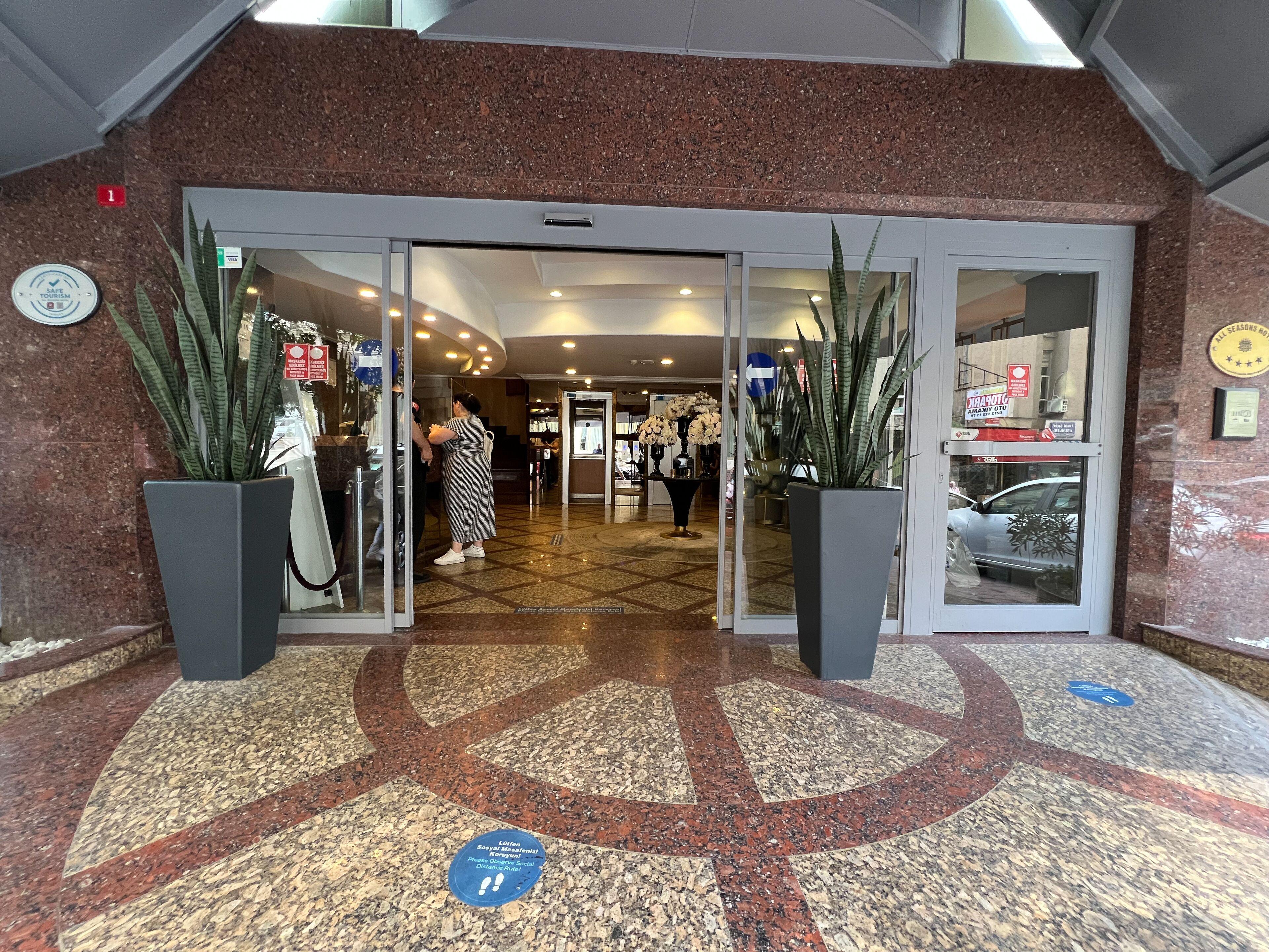 All Seasons Hotel — Fotoğraflar 1
